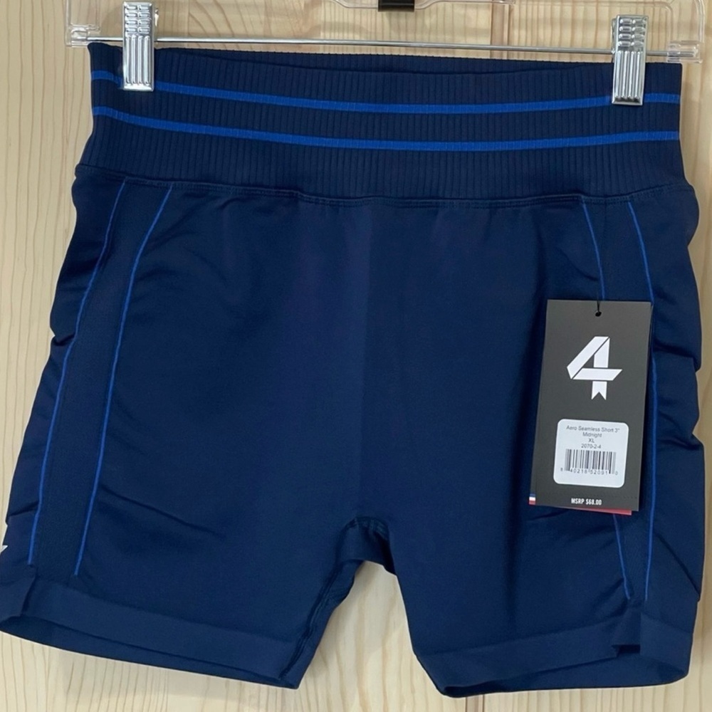 NWT Fourlaps Seamless short. Have sports bra to match in closet (if available)